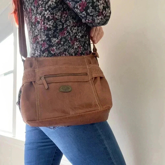 b.o.c.‎ Crossbody Bag Brown Faux Leather Front Pocket Shoulder Bag - Picture 1 of 17